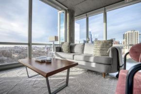 South Loop 2br w rooftop 3 blocks to grant park CHI-1018